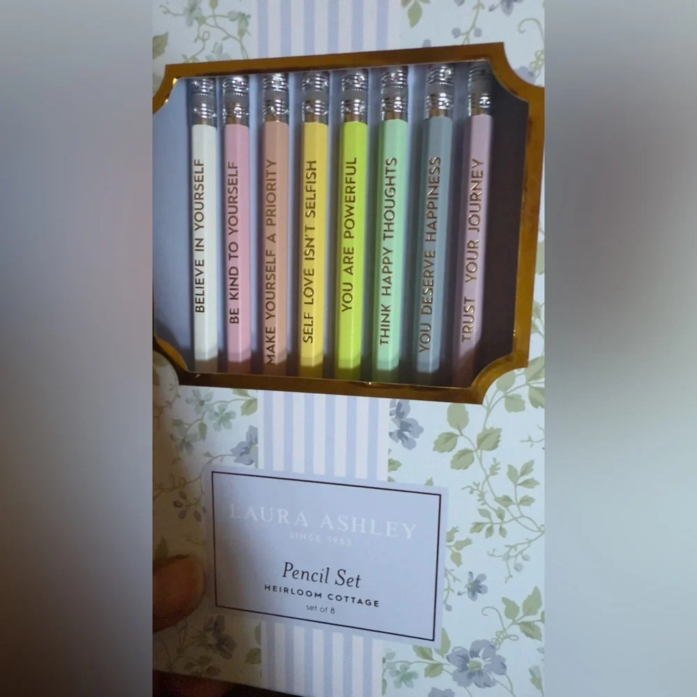 Laura Ashley‎ Floral Pencil Set with Pastel Hues